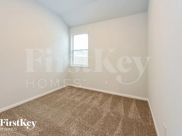 11012 Patriot Ct — Photo 13