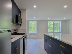 829 Greenwood Ave