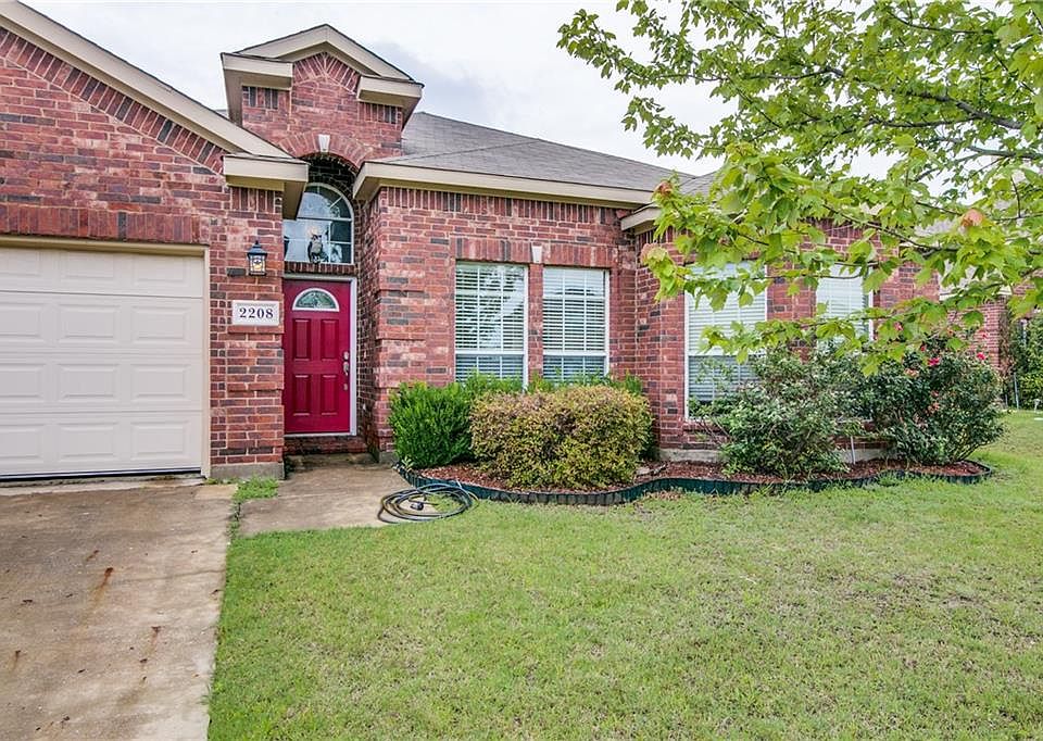 1st image of 2208 Woodberry Dr
