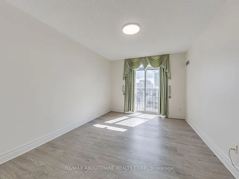 5418 Yonge St #1805 — Photo 27