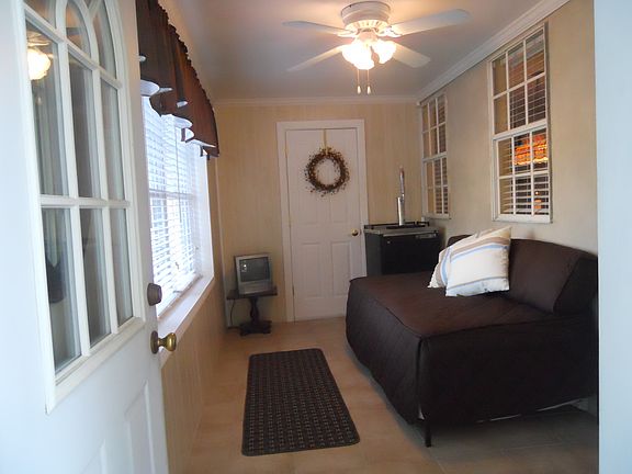 5th image of 12 Palm Springs Ct