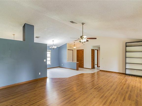 5th image of 4435 Glenview Ln