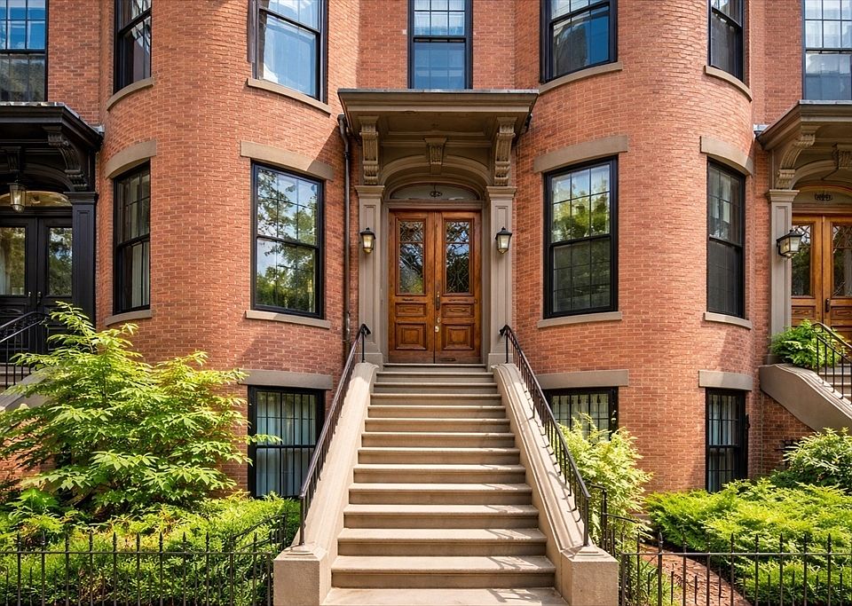 1st image of 121 Pembroke St #2