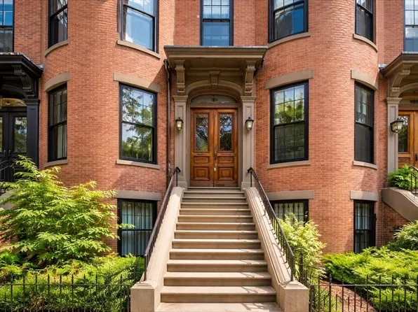 121 Pembroke St #2, Boston, MA 02118