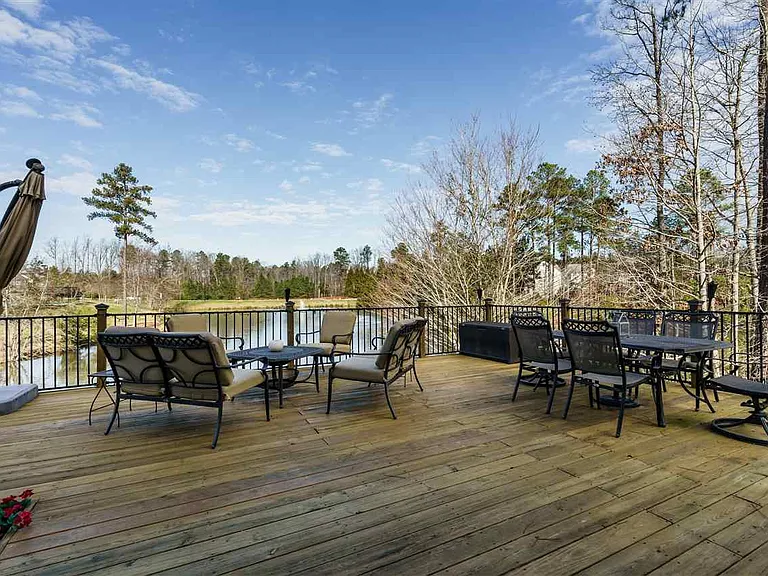 600 Canyon Lake Cir — Photo 20