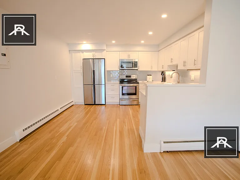 50 Green St #403 — Photo 8