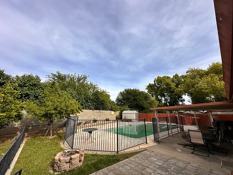 133 Mossglen Cir — Photo 15