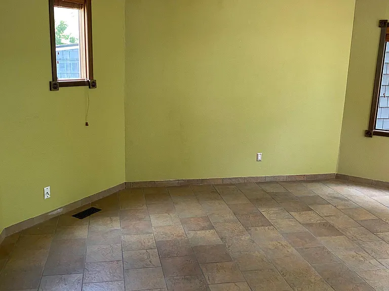 12818 SE 47th Pl — Photo 3