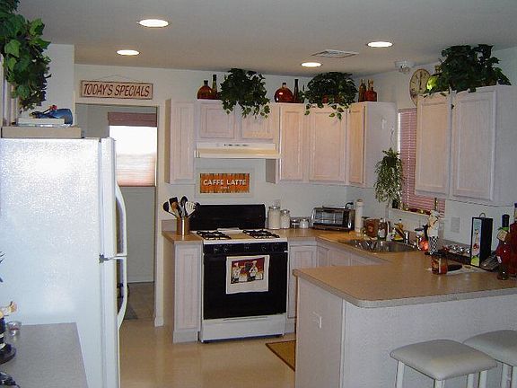 2nd image of 1674 Copperfield Ln