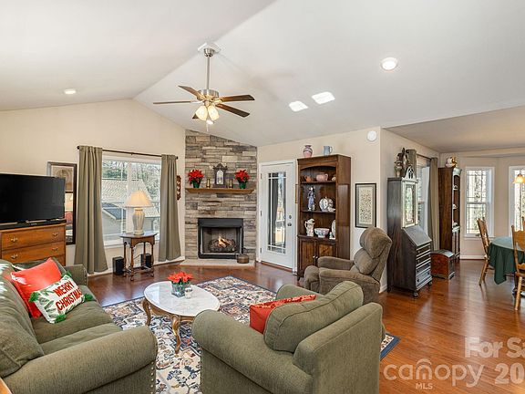 2nd image of 57 Pounding Mill Rd