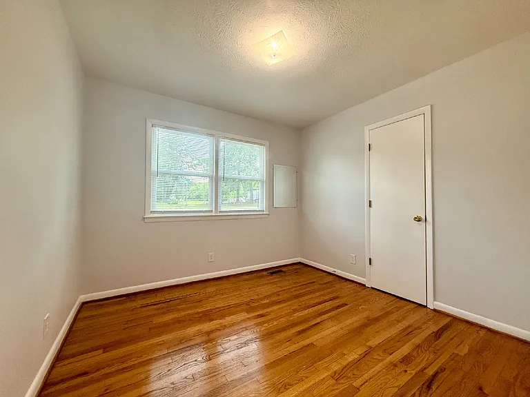 815 McNeil St — Photo 5
