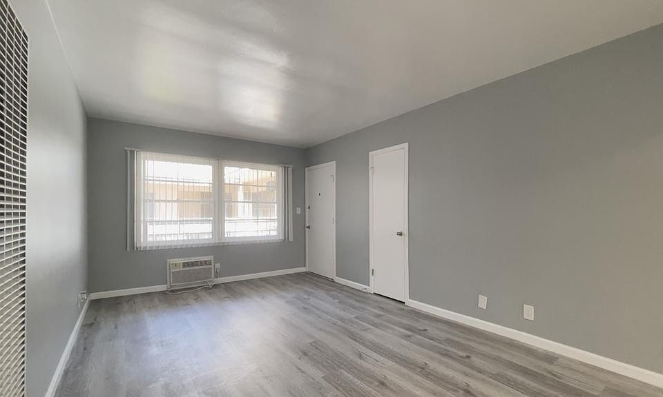 Natural lighting in this living room