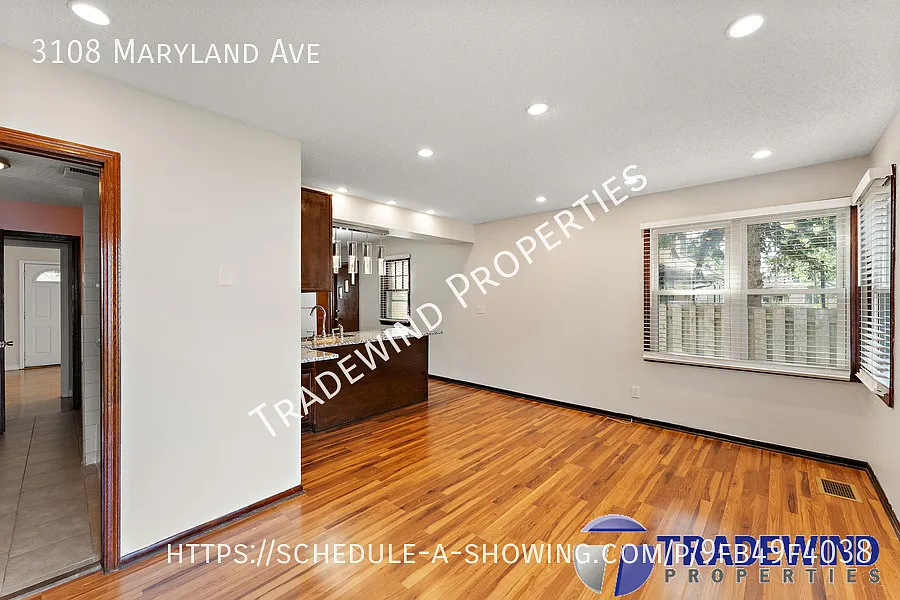 Delightful 3 Bed 3 Bath Single Family Home — Photo 4