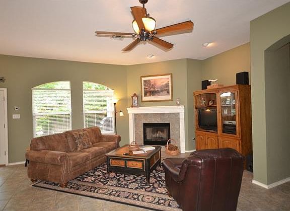 5th image of 3014 Cedar Elm Ln