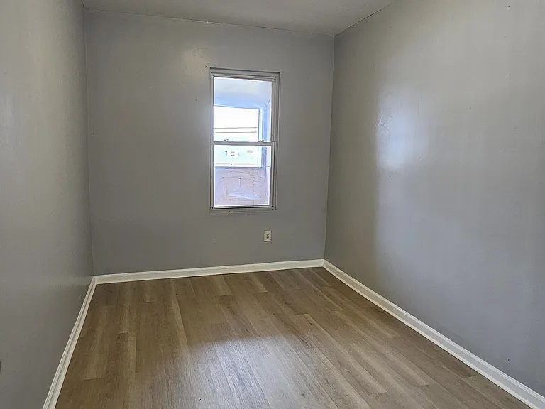 354-356 11th Ave #6 — Photo 5
