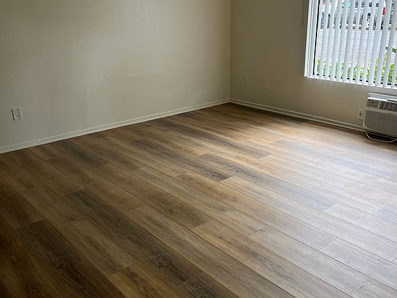 5th image of 216 Cypress Ave APT B