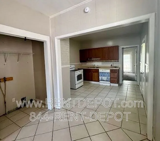 1729 S Kerth Ave — Photo 3