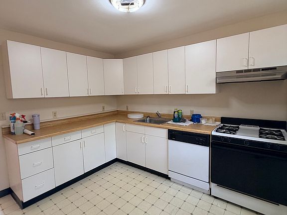 4th image of 72 Meadowbrook Rd APT 1