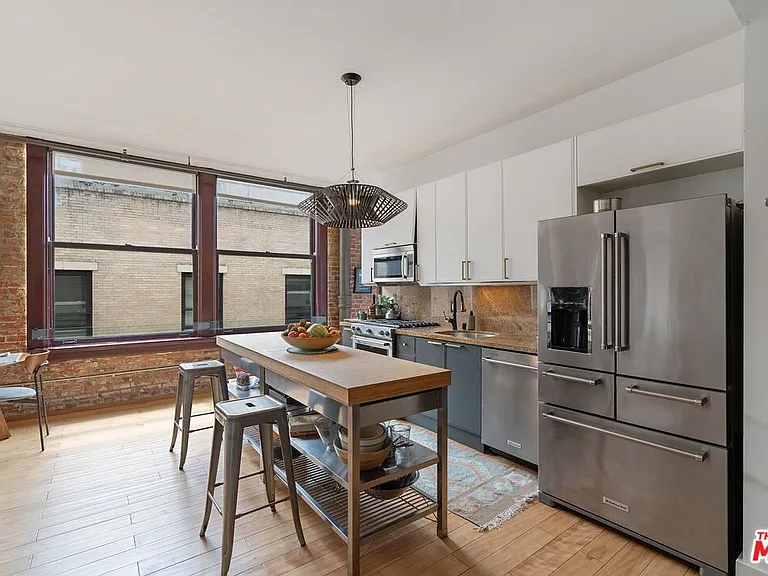460 S Spring St #1210 — Photo 2