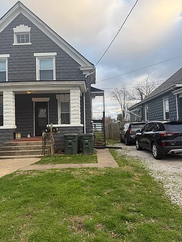 400 Hill Ave #B Photo 1