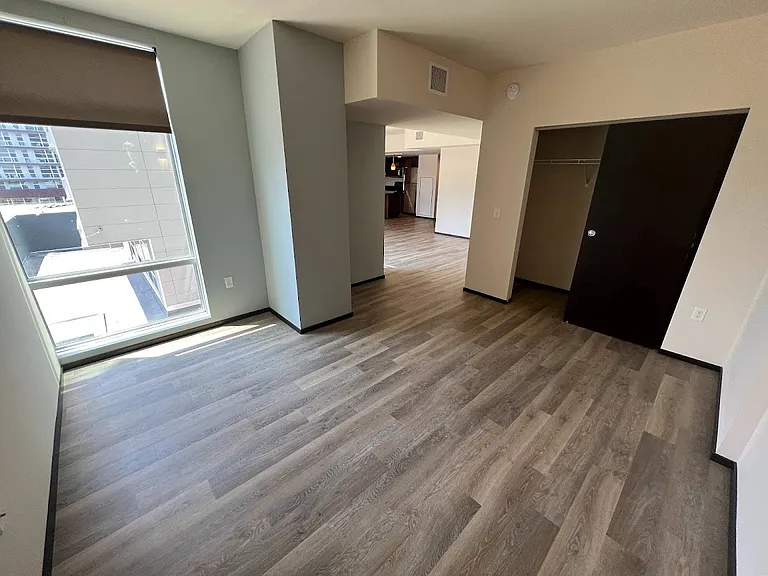 Galaxie High Rise Apartments — Photo 35