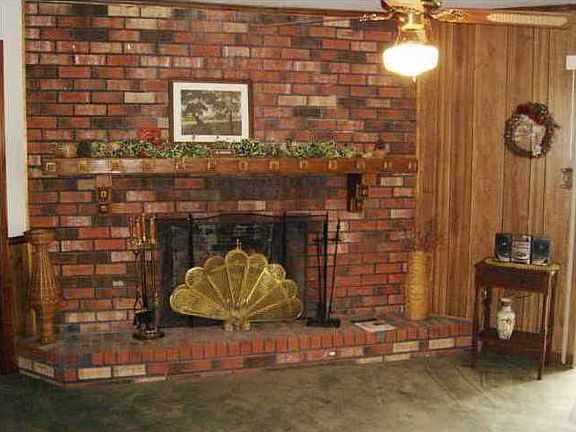 2nd image of 1052 Nelson Dr