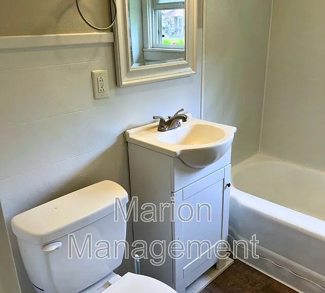 716 N Meridian St — Photo 11