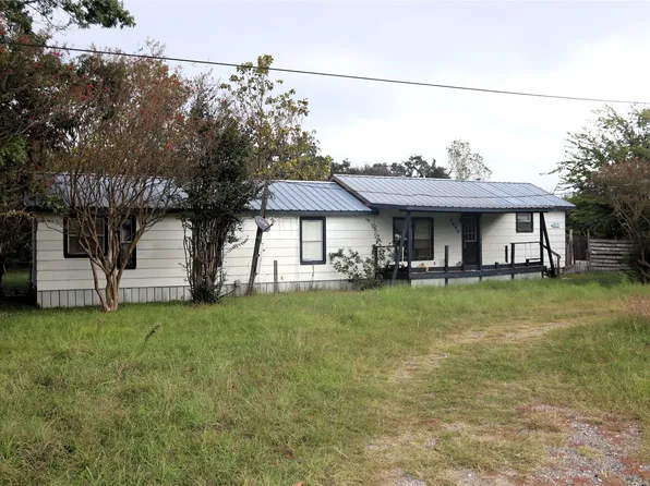 2492 Oakwood Dr, Wills Point, TX 75169
