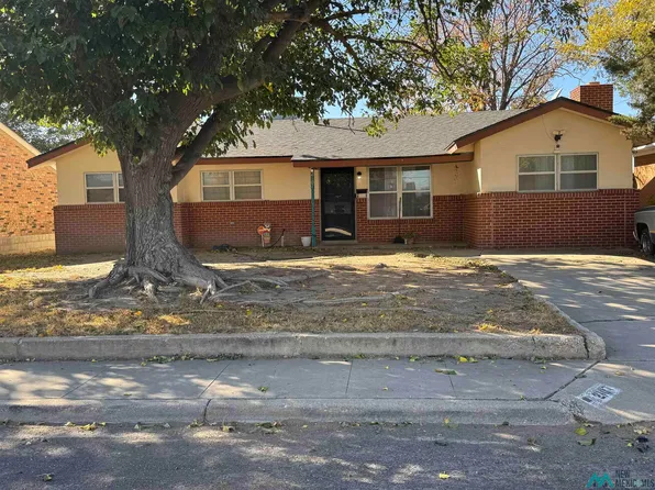 2107 N Acoma Dr, Hobbs, NM 88240