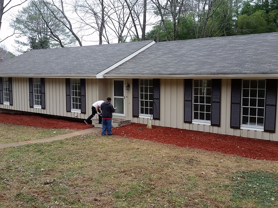 1st image of 3325 Lyndon Dr