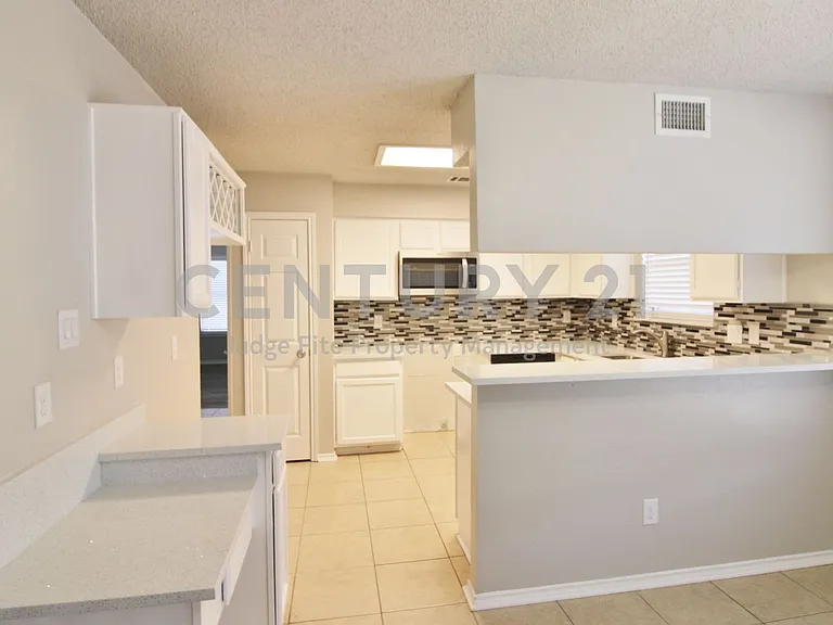 729 Rawlins Dr — Photo 5