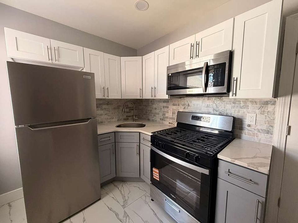 1st image of 70-201 Circular Ave #201B
