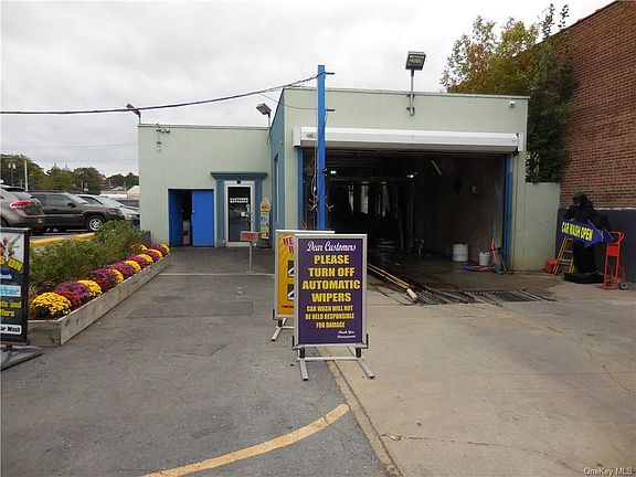 5th image of 160 S Robinson Ave