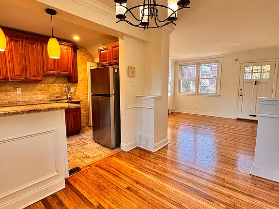 4th image of 7021 Sprague St