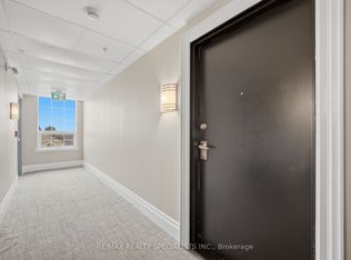 21 Brookhouse Dr #304, Clarington, ON L1B0V4