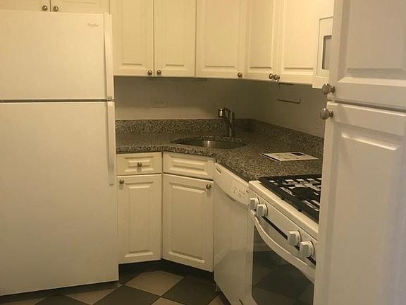 5th image of 420 E 80th St APT 6M