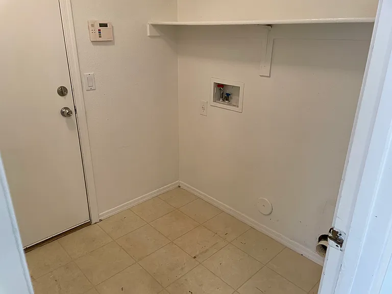 6831 S 33rd Dr — Photo 23