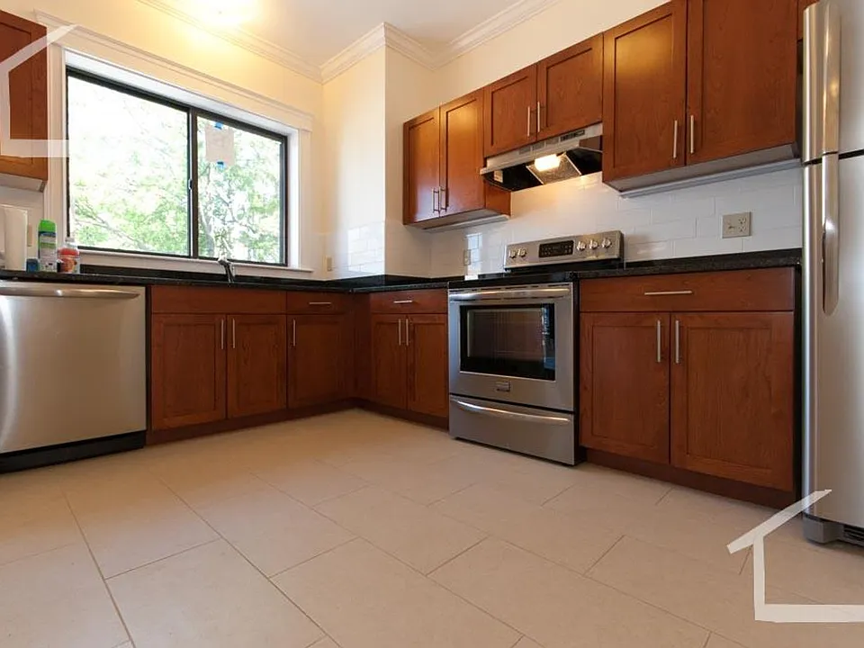 27 Glenville Ave #3