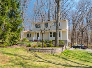 11 Pamela Dr, Randolph, NJ 07869