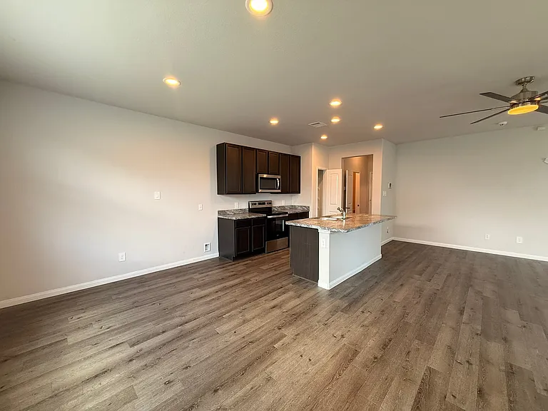 982 Rice Dr — Photo 14