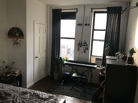 Rented by Nooklyn NYC LLC | media 4