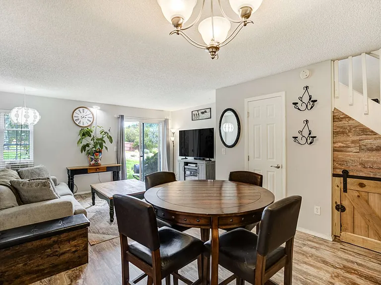 2544 Blazek Loop — Photo 20