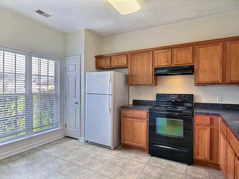 20 Evergreen Oak Dr — Photo 11
