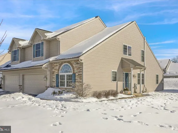 61 Regina Dr, Sinking Spring, PA 19608