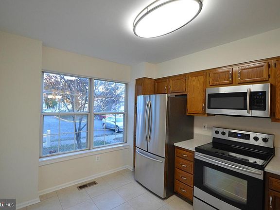 4th image of 6629 Medinah Ln