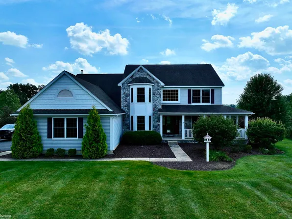 6827 N Meadows Way, Dexter, MI 48130