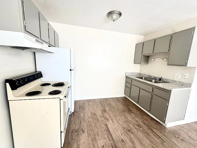 3611 E San Miguel St. — Photo 13