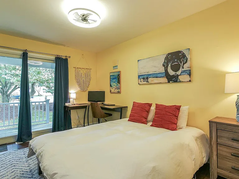 310 Seashell Ln — Photo 14