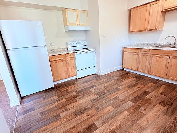 2nd image of 116 Salter Rd #2