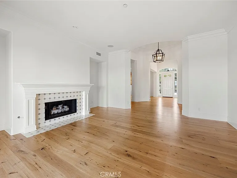 2309 Skyline Dr — Photo 7